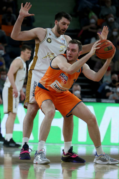 联赛背景下 联赛背景下