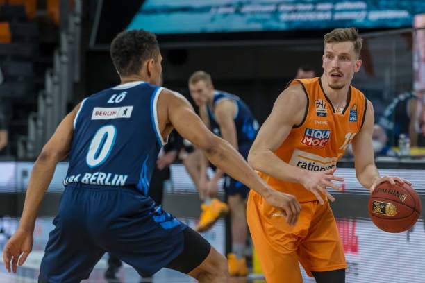 引援和年轻 引援和年轻